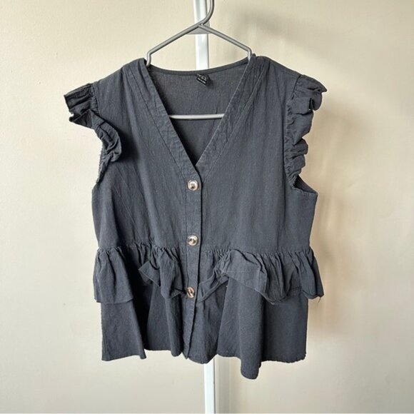 SHEIN Tops - Women's Ruffled Sleeveless Top